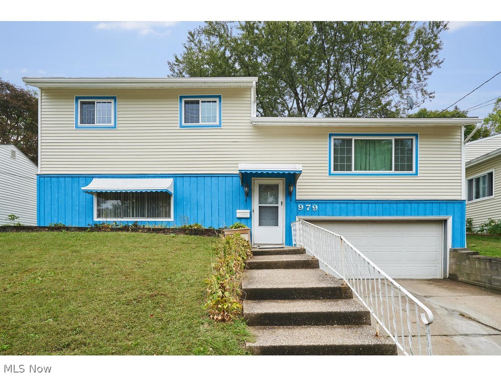 Updates: Roof 2010, Furnace, Windows (except in family room)/Siding 2019, AC 2016, Hot water tank 2019.  

Spacious 3 bedroom split-level with fenced in backyard.  The first floor accesses the large, tiled family room with a fireplace.  Passed the family room is the laundry room, full bathroom, and door to the backyard.  On the second floor is the ample size, wood floor living room, updated kitchen and dining area.   The 3rd floor houses the bedrooms and 2 more bathrooms, all solid floors.   Wooden fence encloses the backyard.  There is also a shed for additional storage.  Home has easy access to highways, local parks, and grocery stores.  Call your favorite realtor for a private showing!