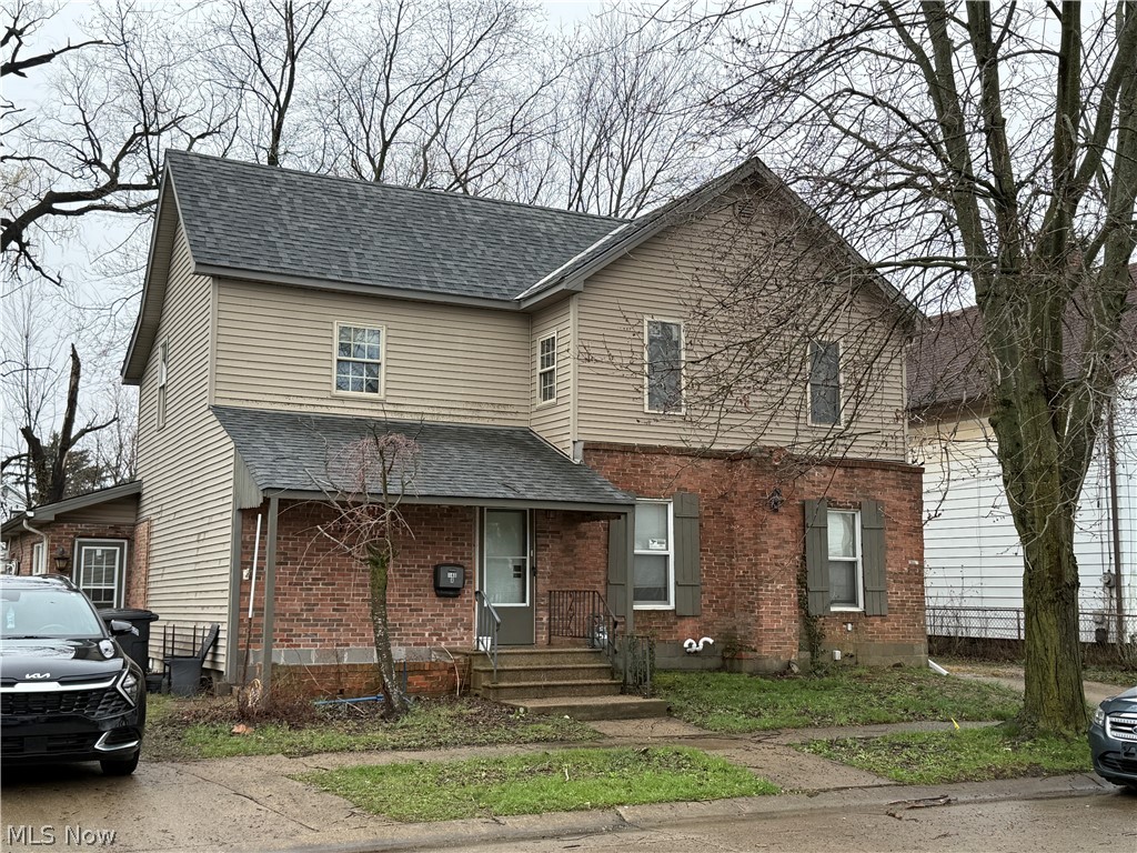 Attention Investors, Cash Flowing Duplex in Elyria. This is a large first-floor unit with three bedrooms and two full bathrooms. The bottom unit has two large family rooms, a spacious kitchen and pantry, and a laundry room that connects to a mudroom. The second floor is a 2-bedroom with one full bathroom with its own driveway. This unit has access to its own back deck and a large area for storage. Call today with any questions!