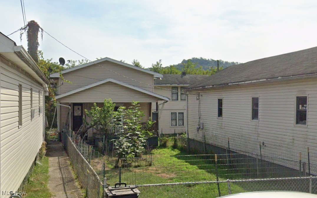Court Ordered Sale by Private Selling Officer. Property includes 3 dwellings per Auditor. All information we have on the property is included. We have no additional information, property condition is unknown. NO SHOWINGS, NO trespassing for any reason. Auction ends June 10, 2026. Information is thought to be correct but not guaranteed.