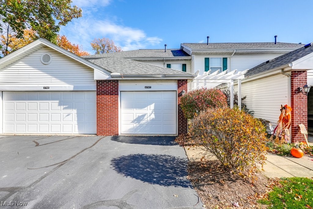 This home is move in ready! You will enjoy viewing this 2-bedroom 1.5 bath home located in the desirable Crystal Lake Community.
The eat in kitchen is very open and spacious. All the appliances are included as well as the washer and dryer. There is a half bath on the main level for your convenience. The living room flows from the kitchen. You will notice the beautiful wood floors. The sliding glass doors leads out to the 12x10 deck. The second level has a large full bath with a linen closet. The master bedroom has high ceilings and a triple closet with built in drawer. The second bedroom has a double closet and ceiling fan. The one car garage is attached. The roof was updated in 2021. The central air 2022. Furnace 2018. Seller is offering a homewarranty. You can also enjoy the lake and picnic pavilion. It is truly a park like setting.