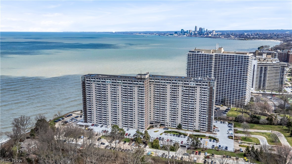 Carlyle Condo - Residential
