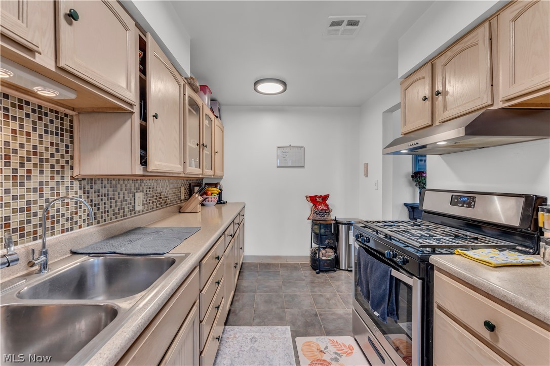 Carlyle Condo - Residential
