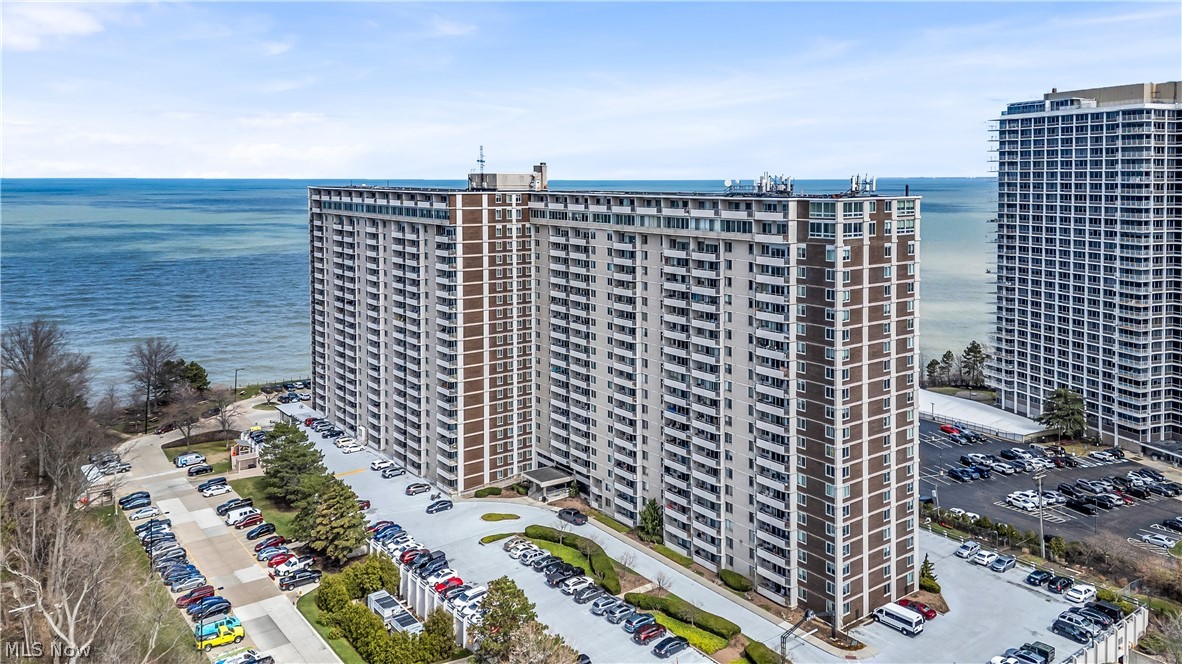 Carlyle Condo - Residential