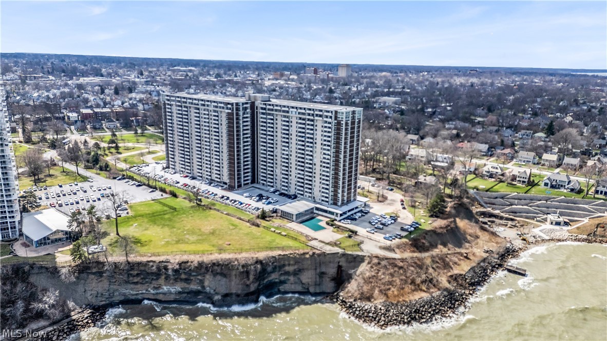 Carlyle Condo - Residential