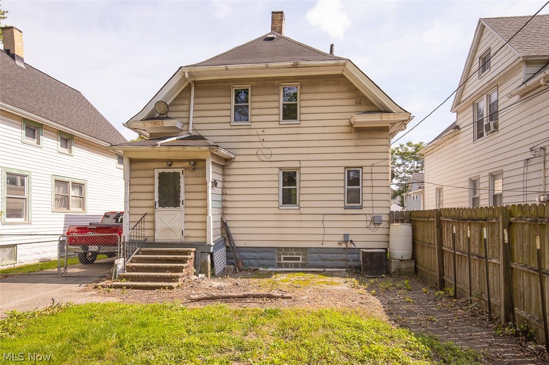 Washington Park Blvd - Residential