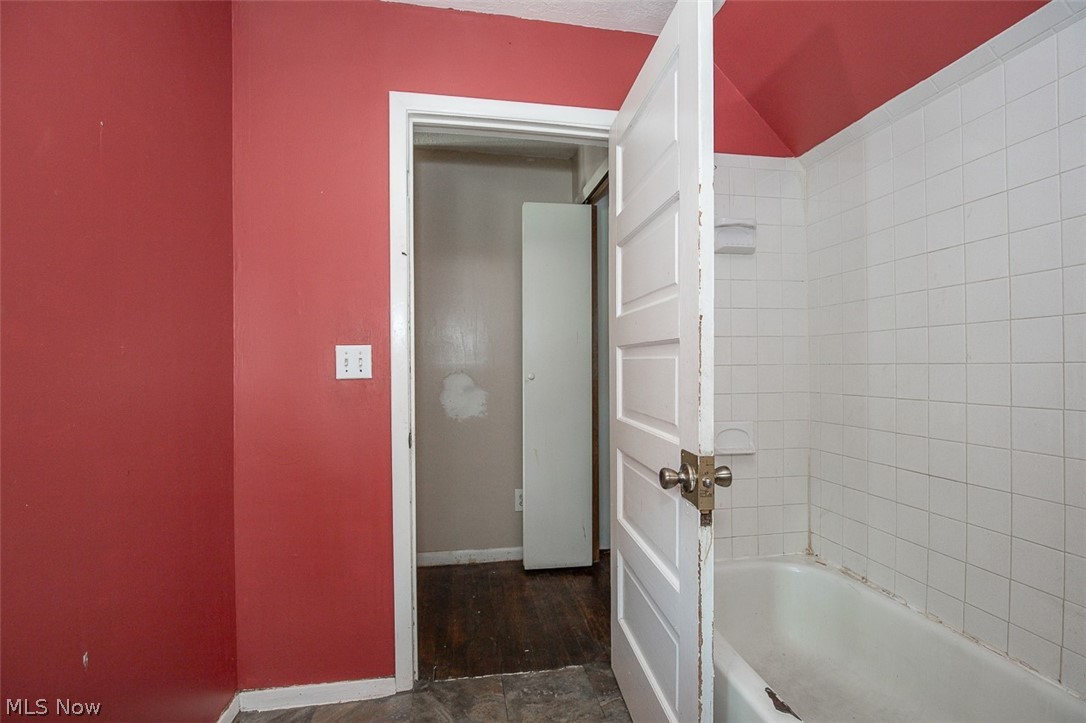 Washington Park Blvd - Residential