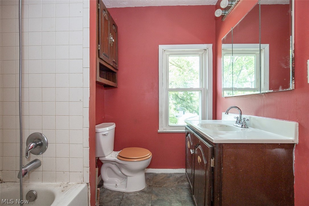 Washington Park Blvd - Residential