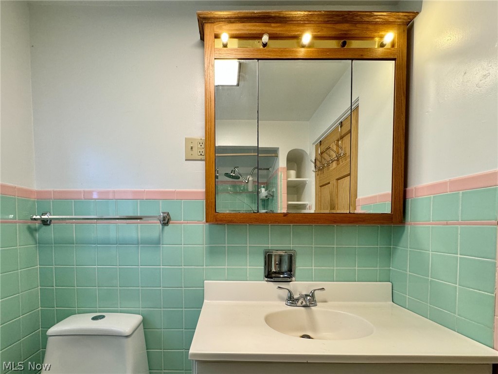 COUNTRY CLUB - Residential