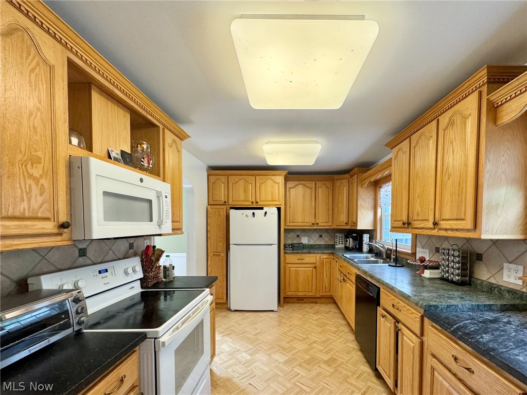 COUNTRY CLUB - Residential