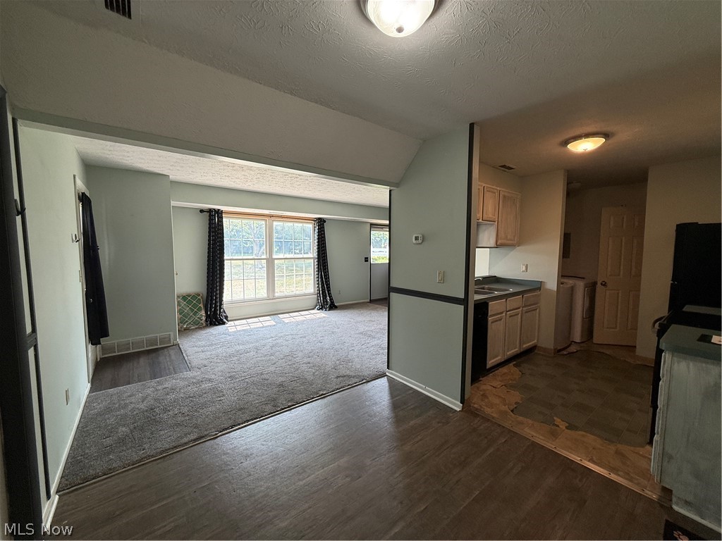 Middle Ridge Condo - Residential