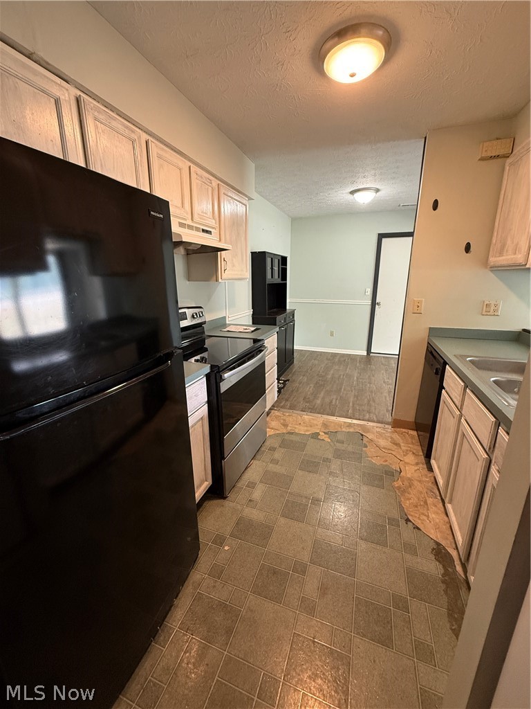 Middle Ridge Condo - Residential