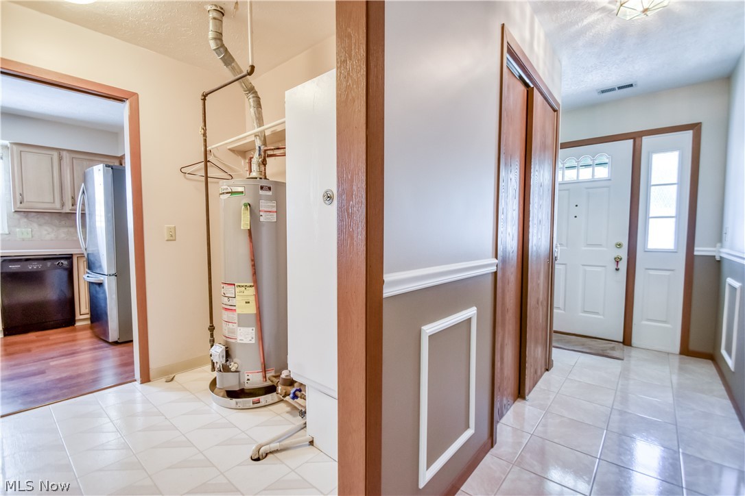 Country Scene Condo - Residential
