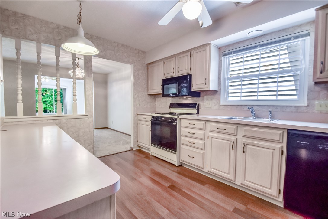 Country Scene Condo - Residential