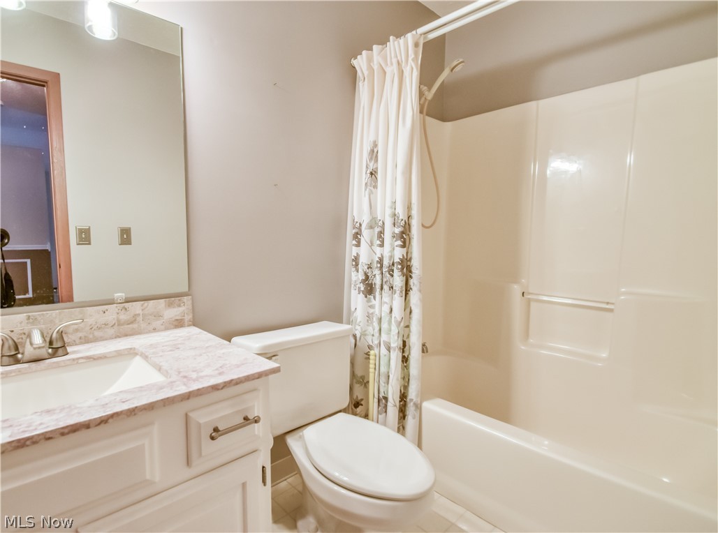 Country Scene Condo - Residential