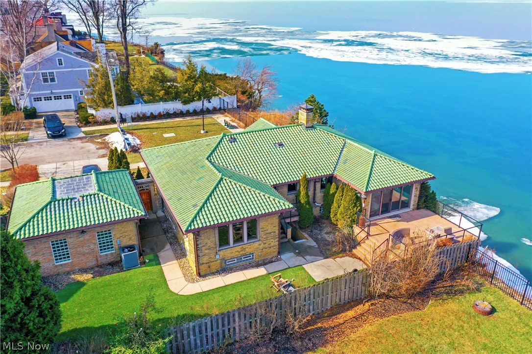 Lakefront - Residential