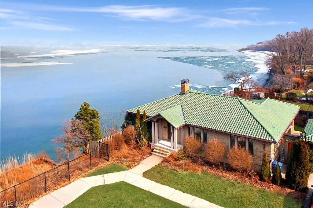 Lakefront - Residential