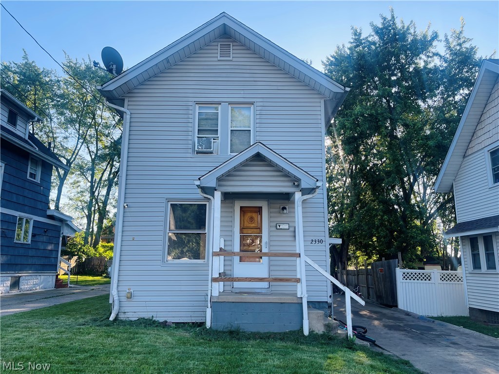 SELLING AS A PACKAGE ONLY WITH 1354 ARNOLD AVE, AKRON, OH (MLS 5213287) AND 317 STANTON AVE, AKRON,
OH (MLS 5213284)!!!! Come get your turn-key investment properties priced to sell to add to your existing portfolio or
start your venture into rentals! Properties are in easy-to-rent Akron neighborhoods. All are within a 10 minutes or less
commute to major area hospitals, the University of Akron, and Stark State College Akron. Each home is currently
tenant occupied. 317 Stanton Ave features 3 bedrooms, 1 bathroom, a full basement, and a single-car garage. 1354
Arnold Ave features 2 bedrooms, 1 bathroom, a full basement, and a single car garage. 2330 16th St SW features 2
bedrooms, 1 bathroom, a full basement, and a backyard with shed. Properties can be viewed only after an accepted
pending purchase agreement is received. Please do not go on the properties and disturb the tenants. Make your offer
today!