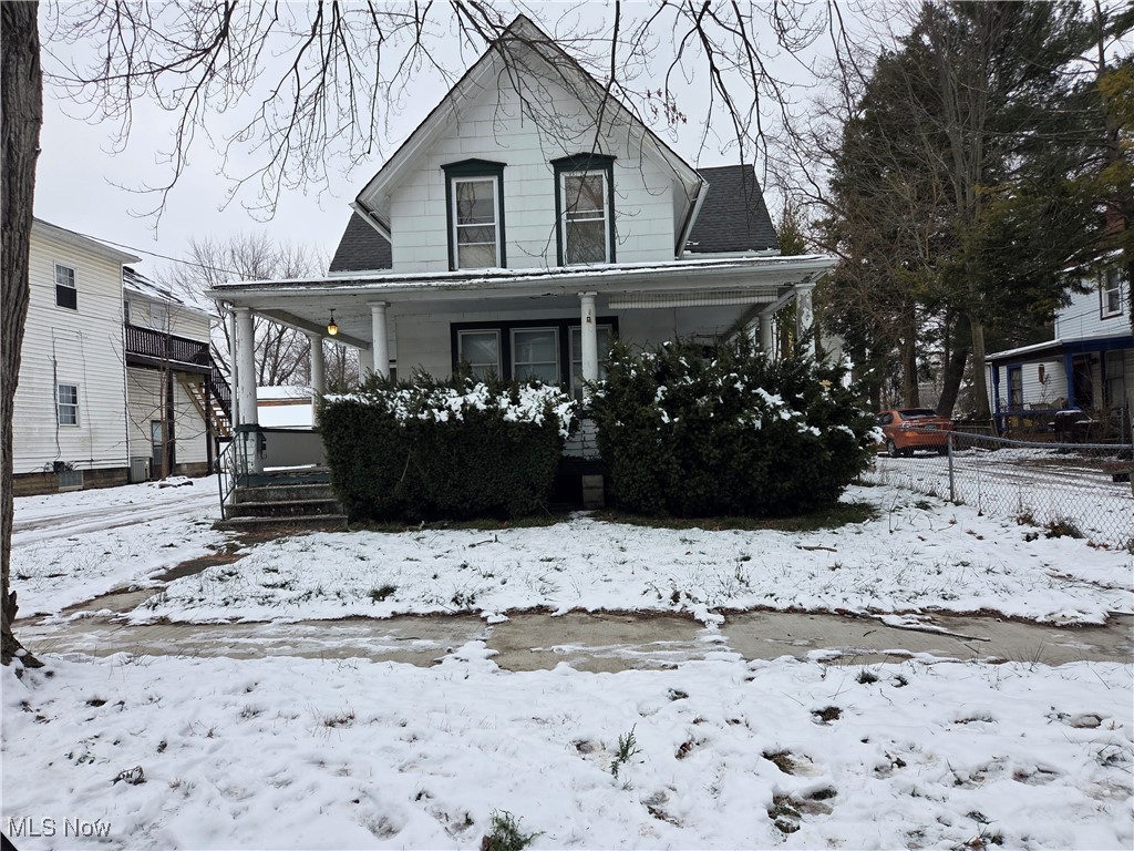 Being sold as is !There is A tenant upstairs that would like to remain. There is no lease, no deposit , no rent .