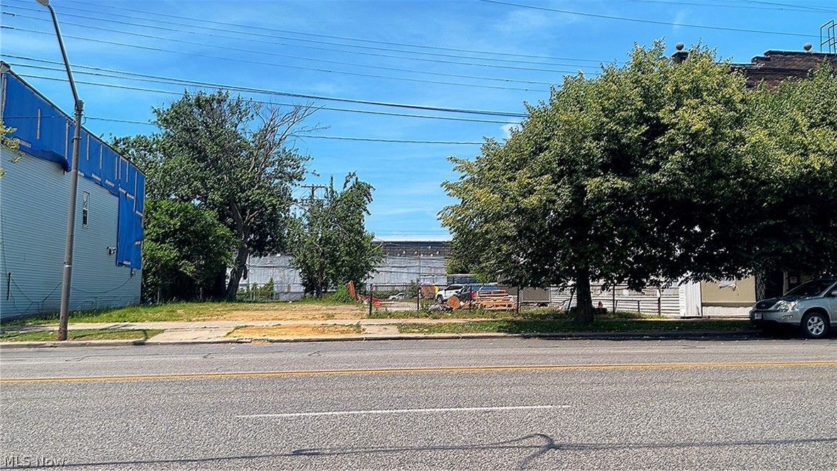 Great opportunity to own vacant land in the growing St. Clair neighborhood of Cleveland! Located at 4017 Saint Clair Avenue, this parcel previously had a structure that has since been demolished, offering a clean slate for your next project. Ideal for new construction, investment, mixed-use development, or a custom build. Conveniently located near Downtown Cleveland, major highways, public transportation, restaurants, and ongoing area redevelopment. Utilities previously serviced the property. Whether you are an investor, builder, or future owner-occupant, this property offers endless potential in an area experiencing continued growth and revitalization. Bring your vision to life today!
