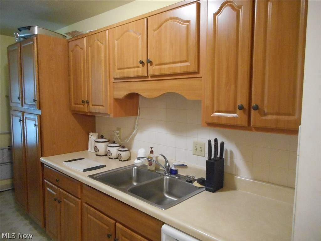 Silver Lake Towers Condo - Residential