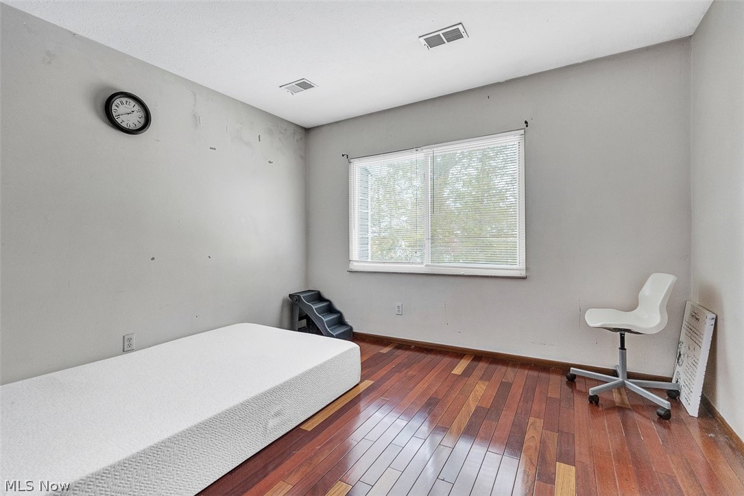 Orchards/Beacon Hill Condo - Residential