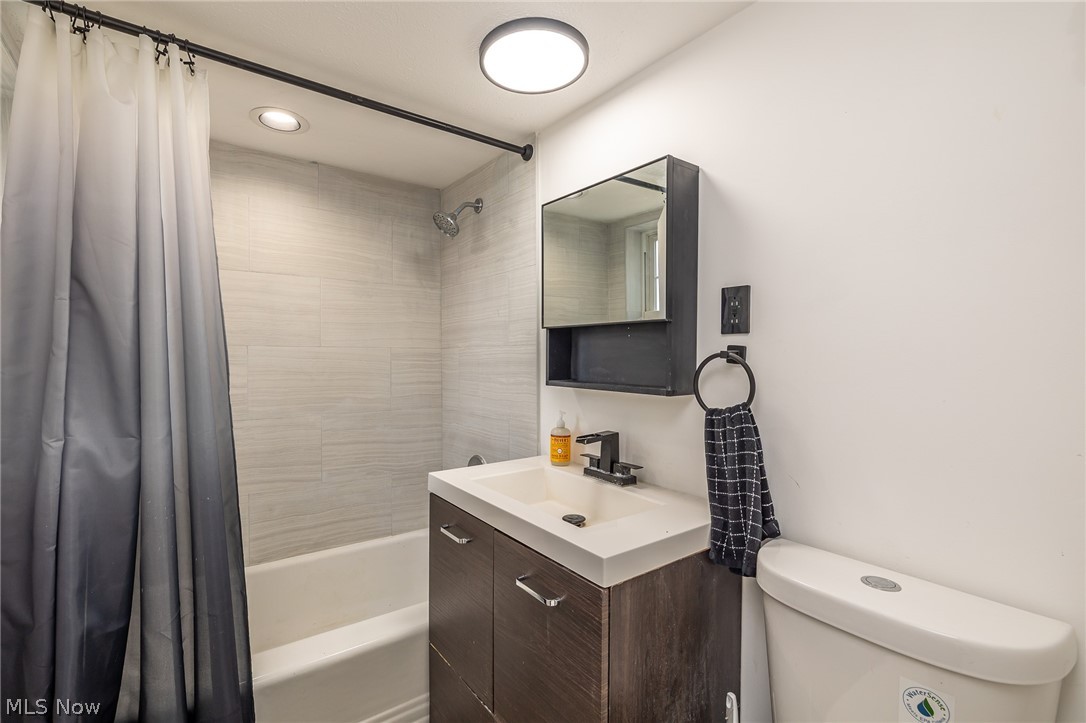 Shaker Club Condo - Residential