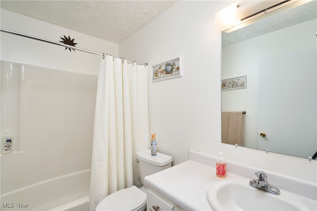 Country Club Twnhs North Condo - Residential