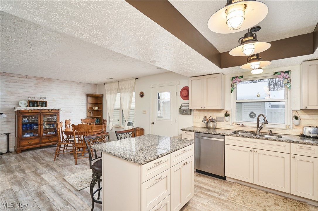 Country Club Twnhs North Condo - Residential