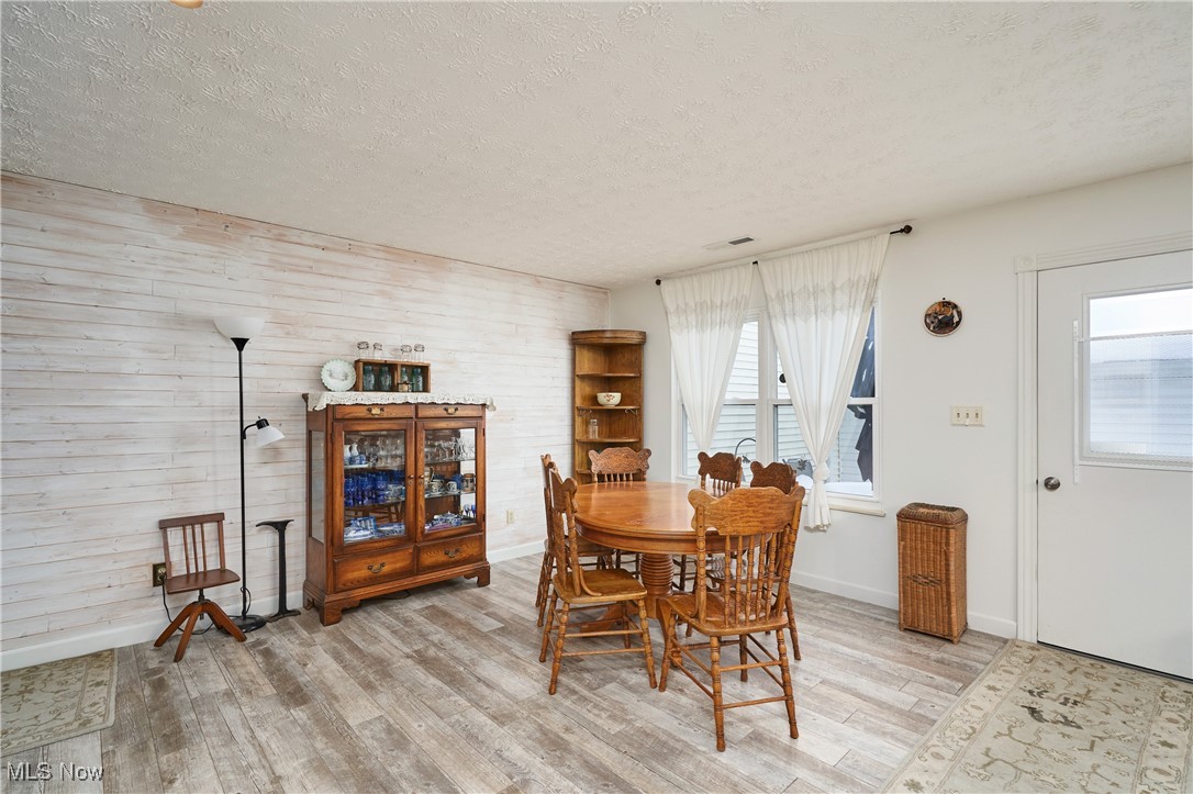 Country Club Twnhs North Condo - Residential
