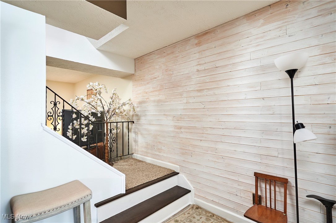 Country Club Twnhs North Condo - Residential
