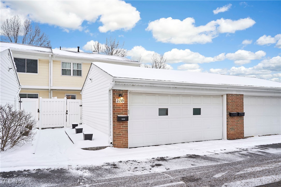 Country Club Twnhs North Condo - Residential
