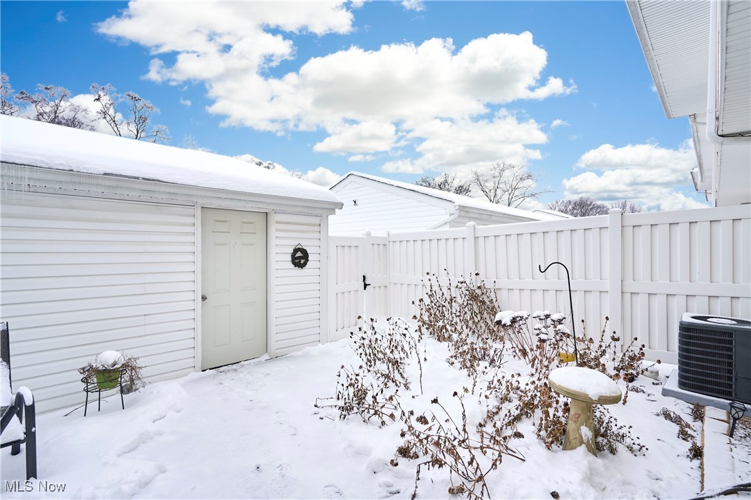 Country Club Twnhs North Condo - Residential