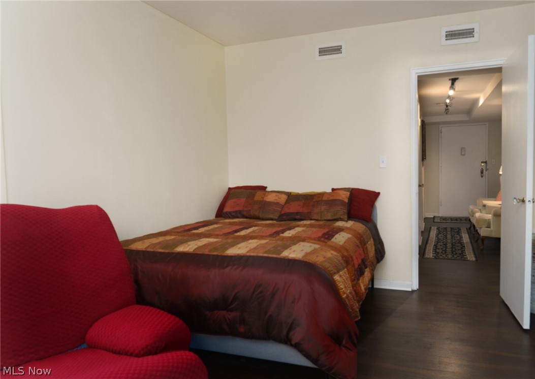 South Park Manor Condo - Residential