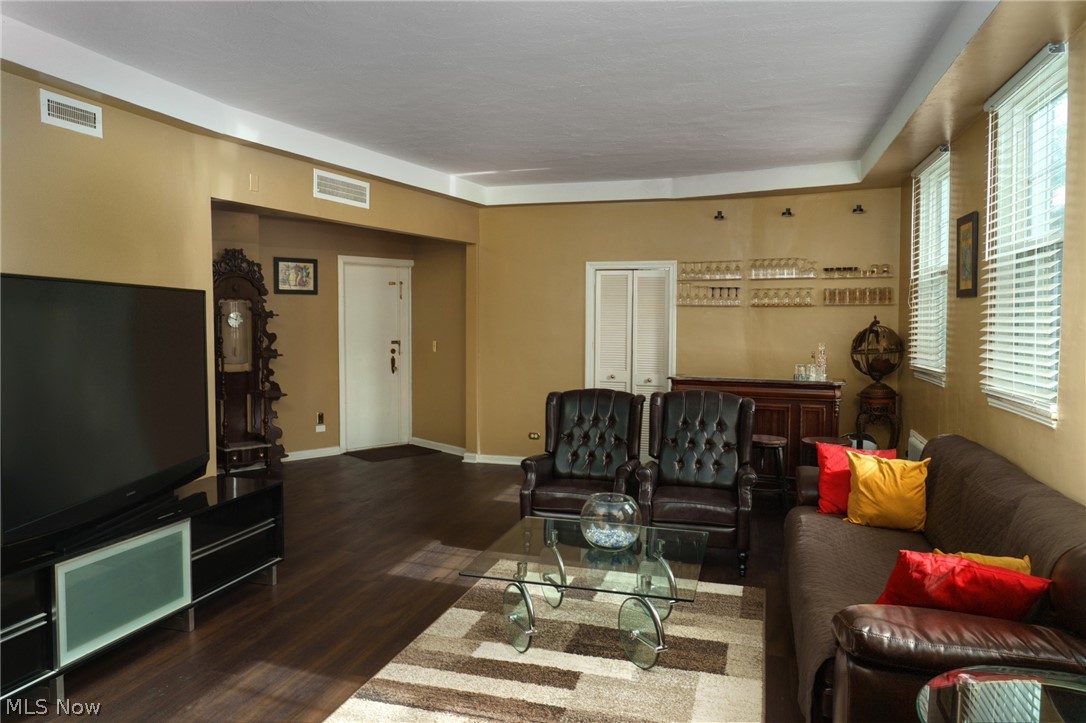 South Park Manor Condo - Residential