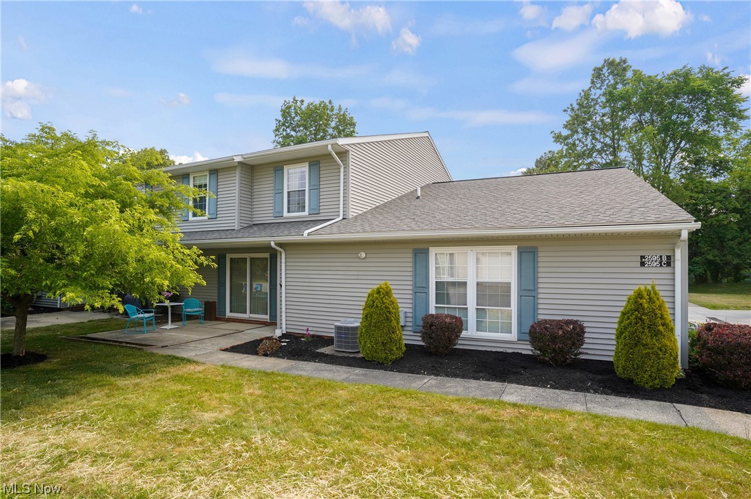 LOCATION, LOCATION, LOCATION!  This beautifully maintained condominium is located in the heart of Stow. With Fox Den golf course as the backdrop and amenities such as a swimming pool and tennis court, it is the perfect place for carefree living.  Move-in ready but still room to add your personal touches. This home offers 3 large bedrooms with options of a first floor primary bedroom with an ensuite or perhaps a second floor primary with a walk-in closet.  An open concept main living space is fantastic for everyday living and entertaining. Become the owner of this home and you can relax this summer on the large patio.
Join us for an OPEN HOUSE on Thursday, June 8 from 5:30-7pm.
