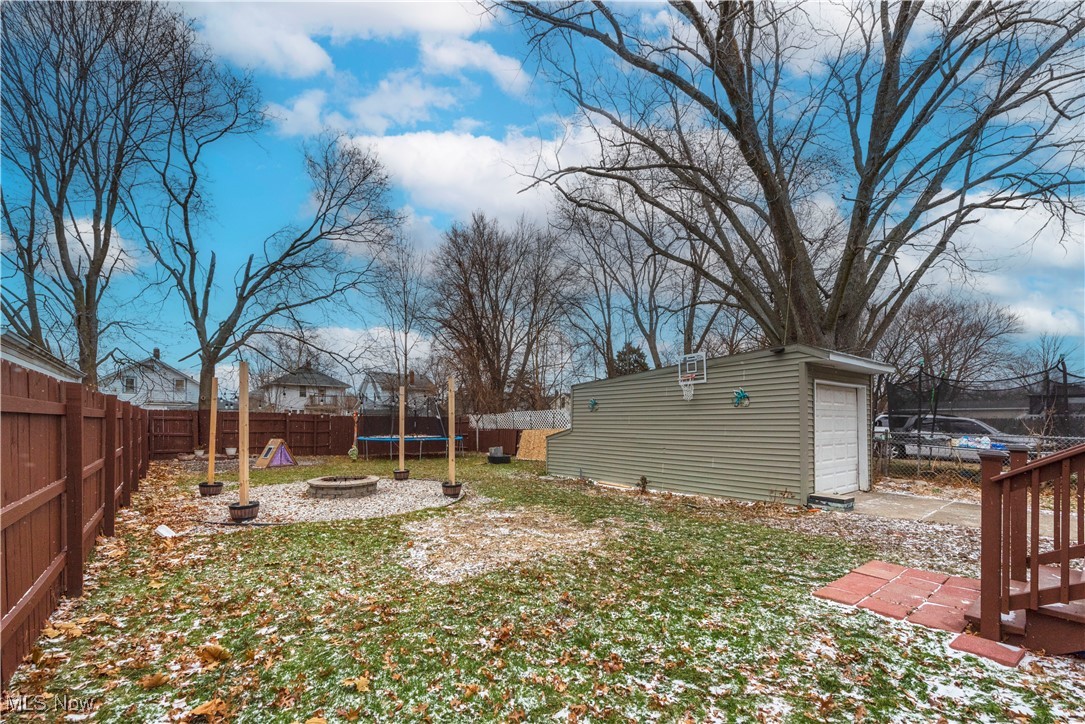 W B Thompson Trusteess 02 Ad - Residential