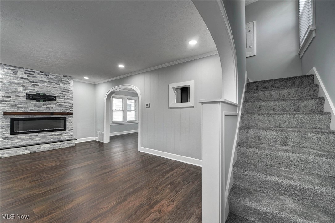 W B Thompson Trusteess 02 Ad - Residential