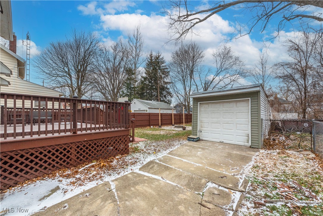 W B Thompson Trusteess 02 Ad - Residential