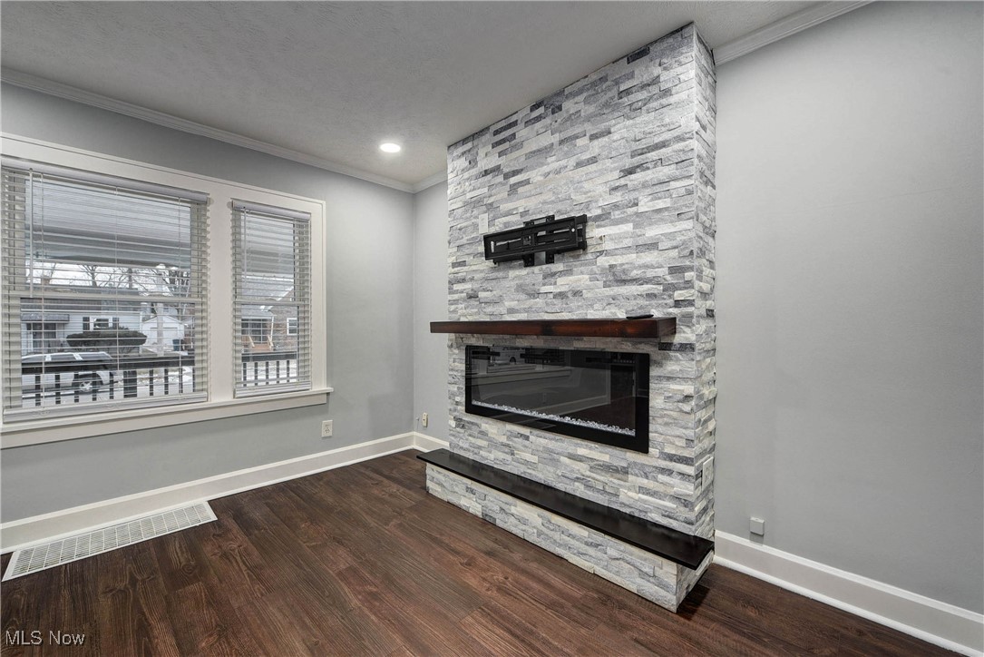 W B Thompson Trusteess 02 Ad - Residential
