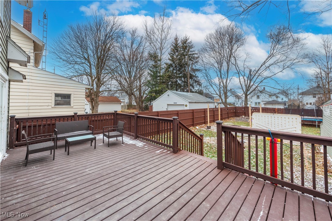 W B Thompson Trusteess 02 Ad - Residential