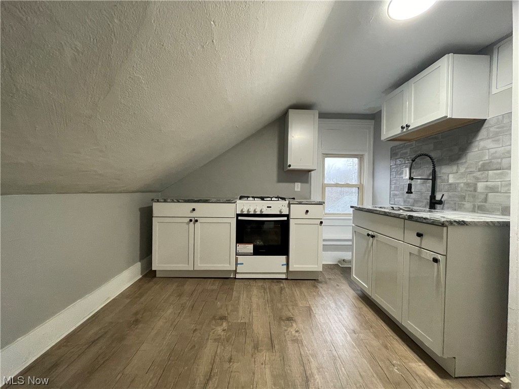 Hezekiah Dunham & Others - Residential Lease