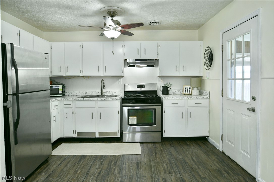Oakview Manor - Residential