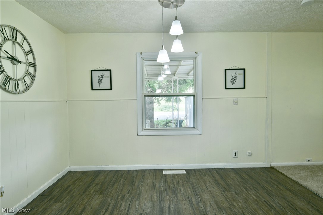 Oakview Manor - Residential