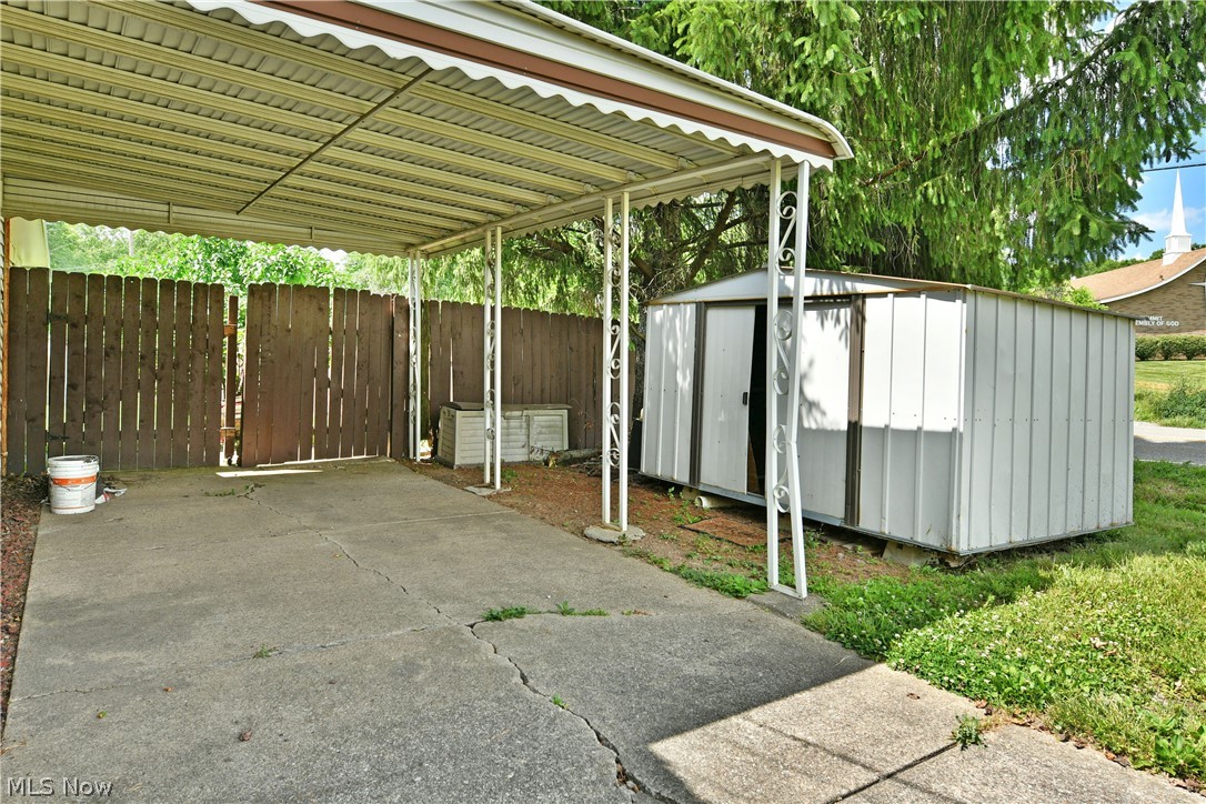 Oakview Manor - Residential