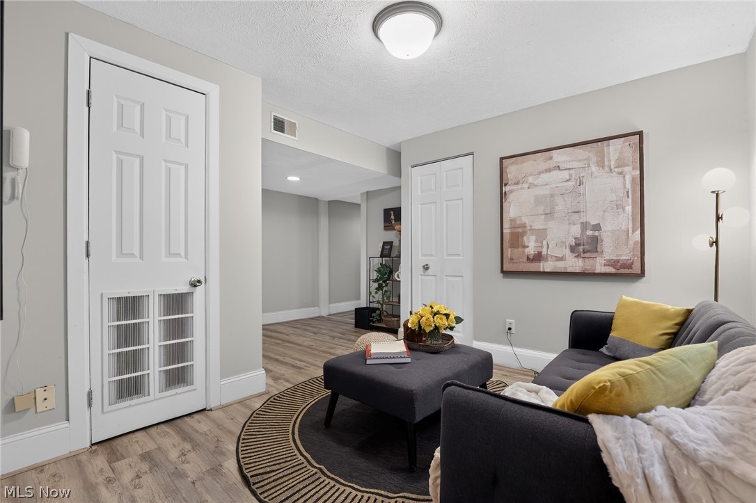 2476 Derbyshire Condo - Residential