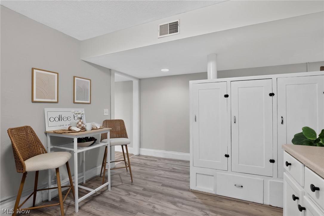 2476 Derbyshire Condo - Residential