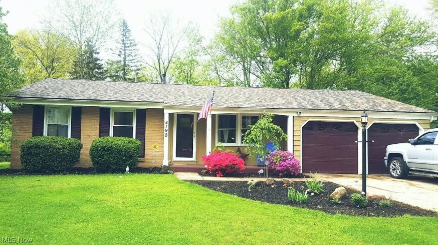 Updated 3 bedroom ranch on almost 1/2 acre in Howland School District! Large privacy fenced in back yard. Original hard wood floors under carpet. Updates include- all new windows 2016, water heater 2016, stainless steal appliances 2016, seamless gutter 2016, family room new flooring 2016, updated kitchen has cherry cabinets and new flooring 2015, new paint throughout, finished basement with rec room 2015, roof approx. 3 years old. Wonderful home!