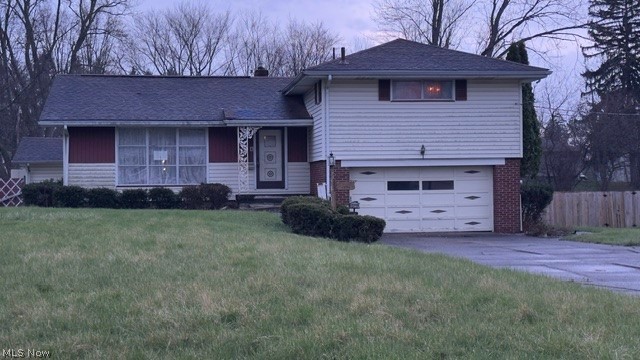NILES- Howland school district!  3 level Split with family rm and direct assist to garage. Basement has of 3 rooms.    The home consist of 3 bedrooms , 2+1/2 baths, dinning rm , eat in kitchen with plenty of cabinets and a large living rm with foyer.  The rear of the property is fenced with it's in-ground pool and plenty patio area for entertainment.  Enclosed rear porch used as a sun room, that overlooks the in-ground pool.  More play/garden space past the rear fence line. This home needs some TLC., and it won't last long!  Have your buyer's agent set up an appointment to view this property before it's gone.