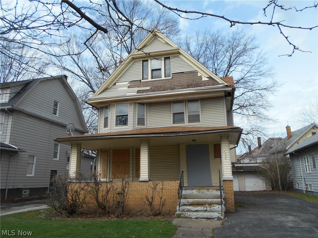 5 bedrooms and a 1 full bath Colonial homes located Only Steps Away from Public Transportation to Downtown, Hospitals and University Circle. It has an enclosed back porch, detached 2 car garage, entry foyer, and fireplace and built-ins in the living room.