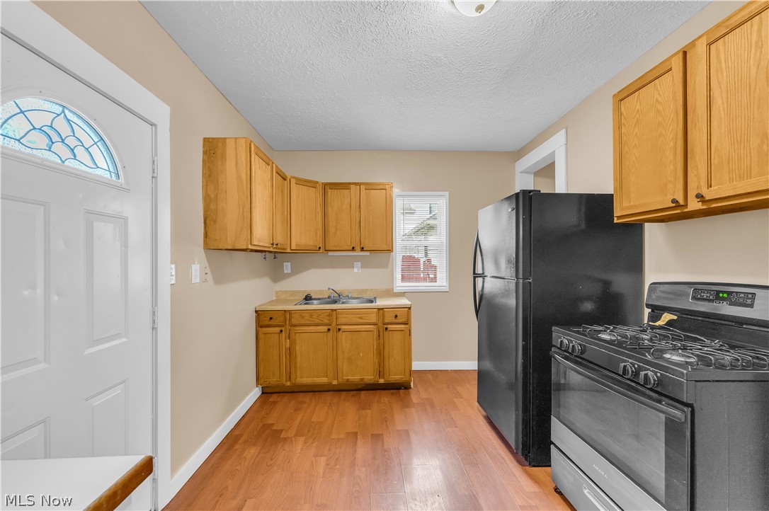 Gates & Sears Brooklyn Park Allo - Residential Lease